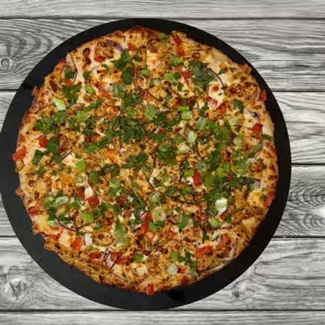 Achari Paneer Pizza.