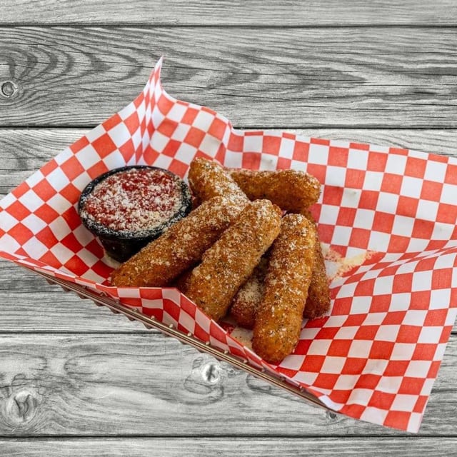 Mozzarella Cheesesticks (8).